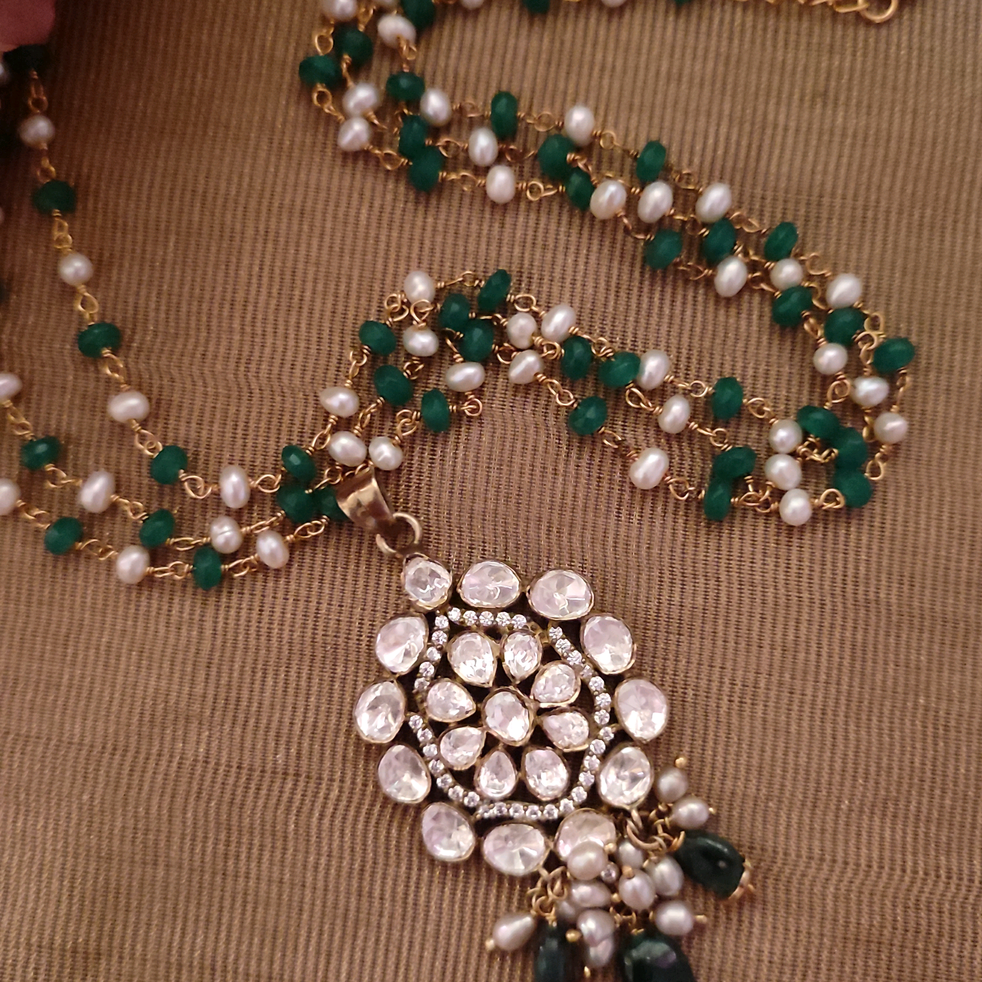 Three Layer Emerald And Pearl Chain 